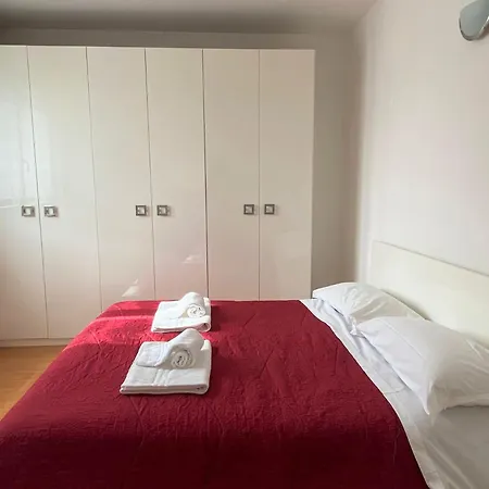 The Swallow - With Terrace View Apartman *