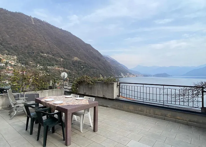 The Swallow - With Terrace View Apartment *