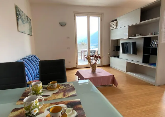 The Swallow - With Terrace View * Argegno