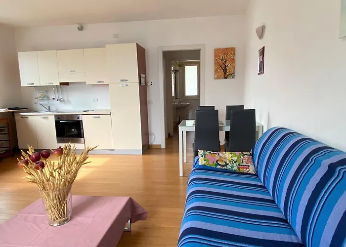 The Swallow - With Terrace View Apartment