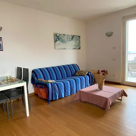 The Swallow - With Terrace View Argegno